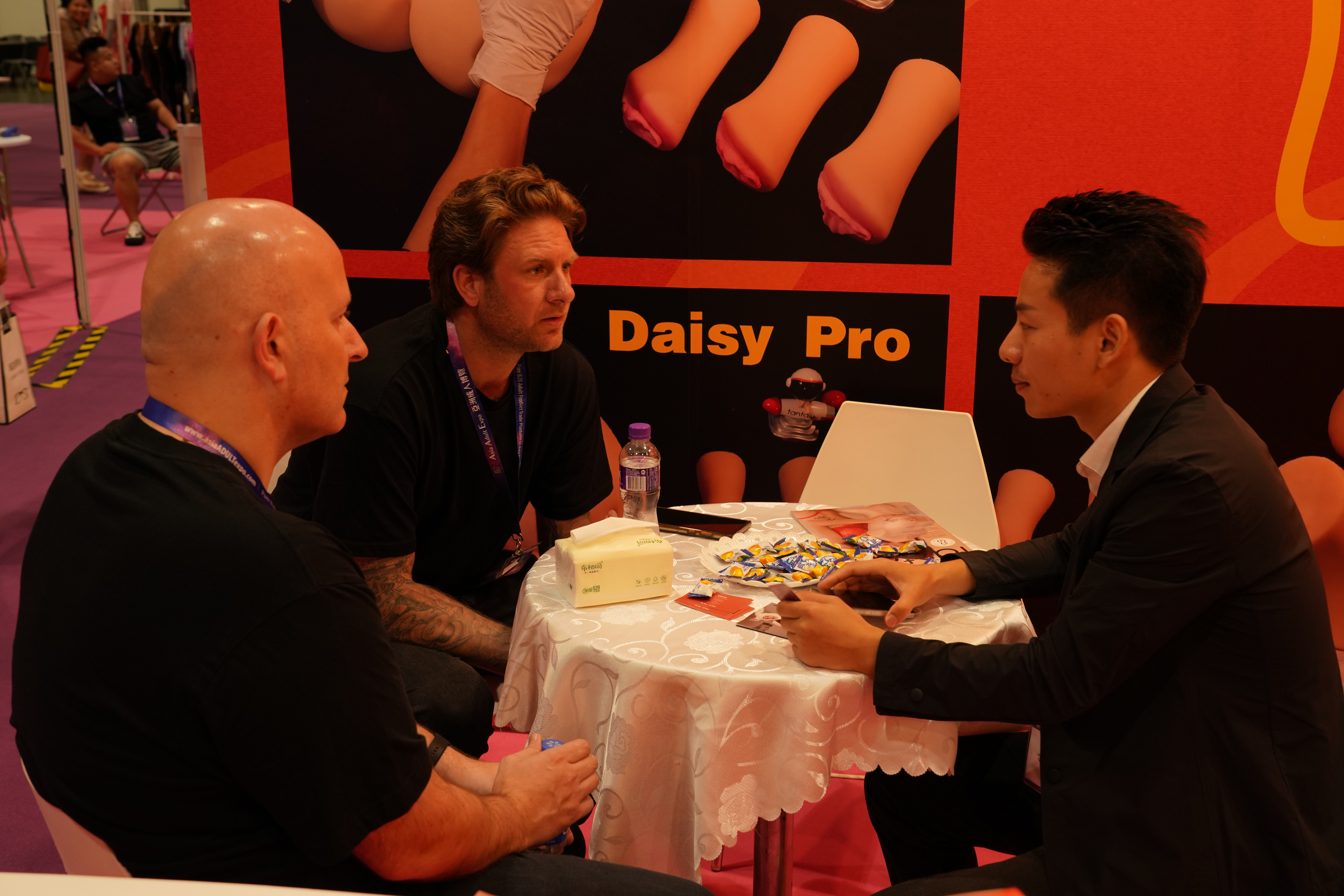 2024年8月香港展照片——深圳市微微玛科技有限公司（5） (7)